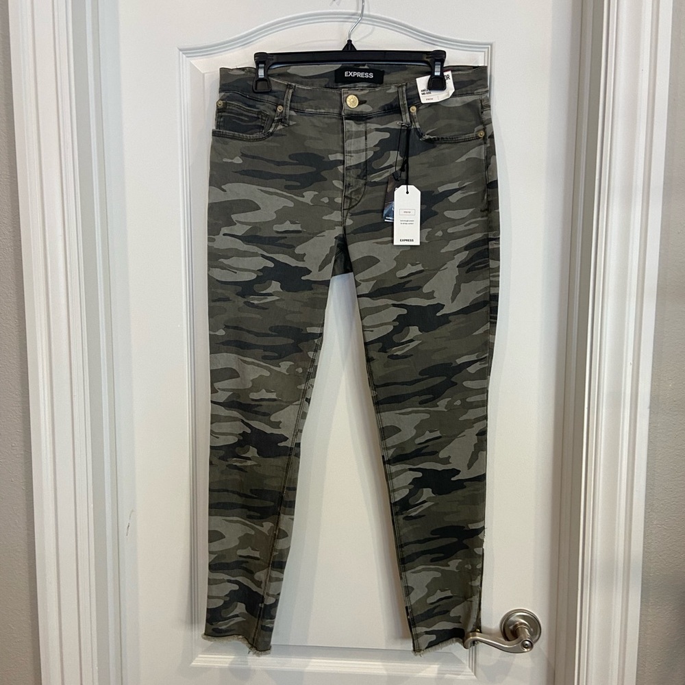 NWT Express camo skinny jeans size 10R